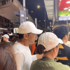 影帝排队买20元烧饼！发哥苗侨伟路边啃饼这才是真·明星日常